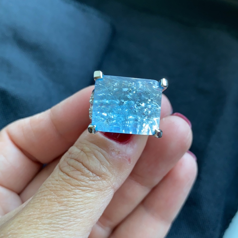 Gorgeous statement ring!! - Picture 4 of 6